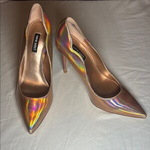 Nine West Silver Stiletto Heels with Iridescent Finish 8m